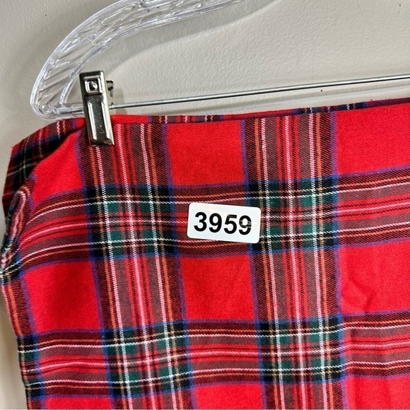 Pillow cases set 2. 18”/19” zips side new with out tag - Picture 3 of 3